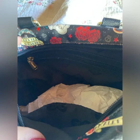 LOUNGEFLY DISNEY VILLAINS FAUX LEATHER PURSE~LIKE NEW- WITH CROSSBODY STRAP - Picture 9 of 10